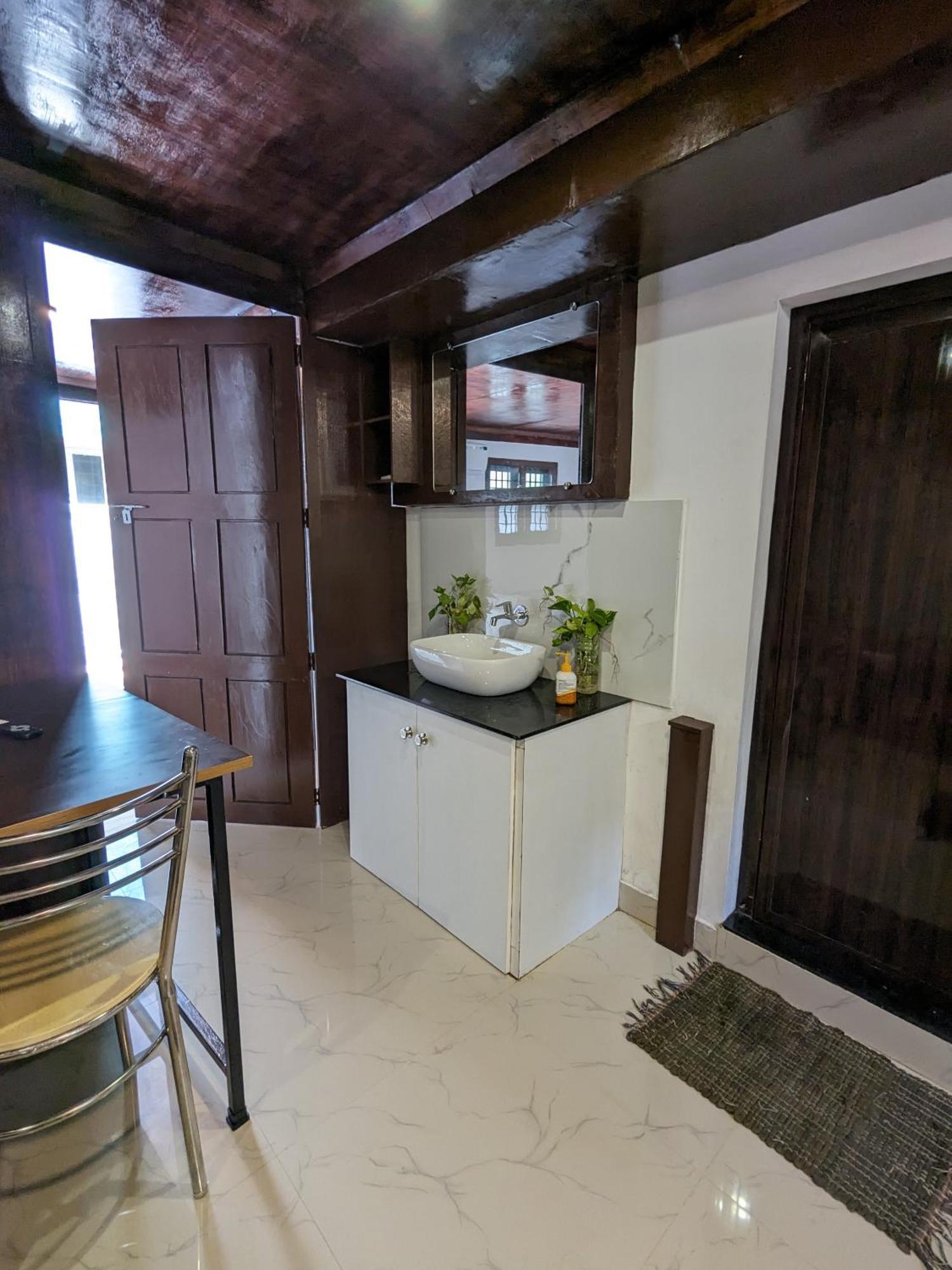 Budget Home Коччи Экстерьер фото