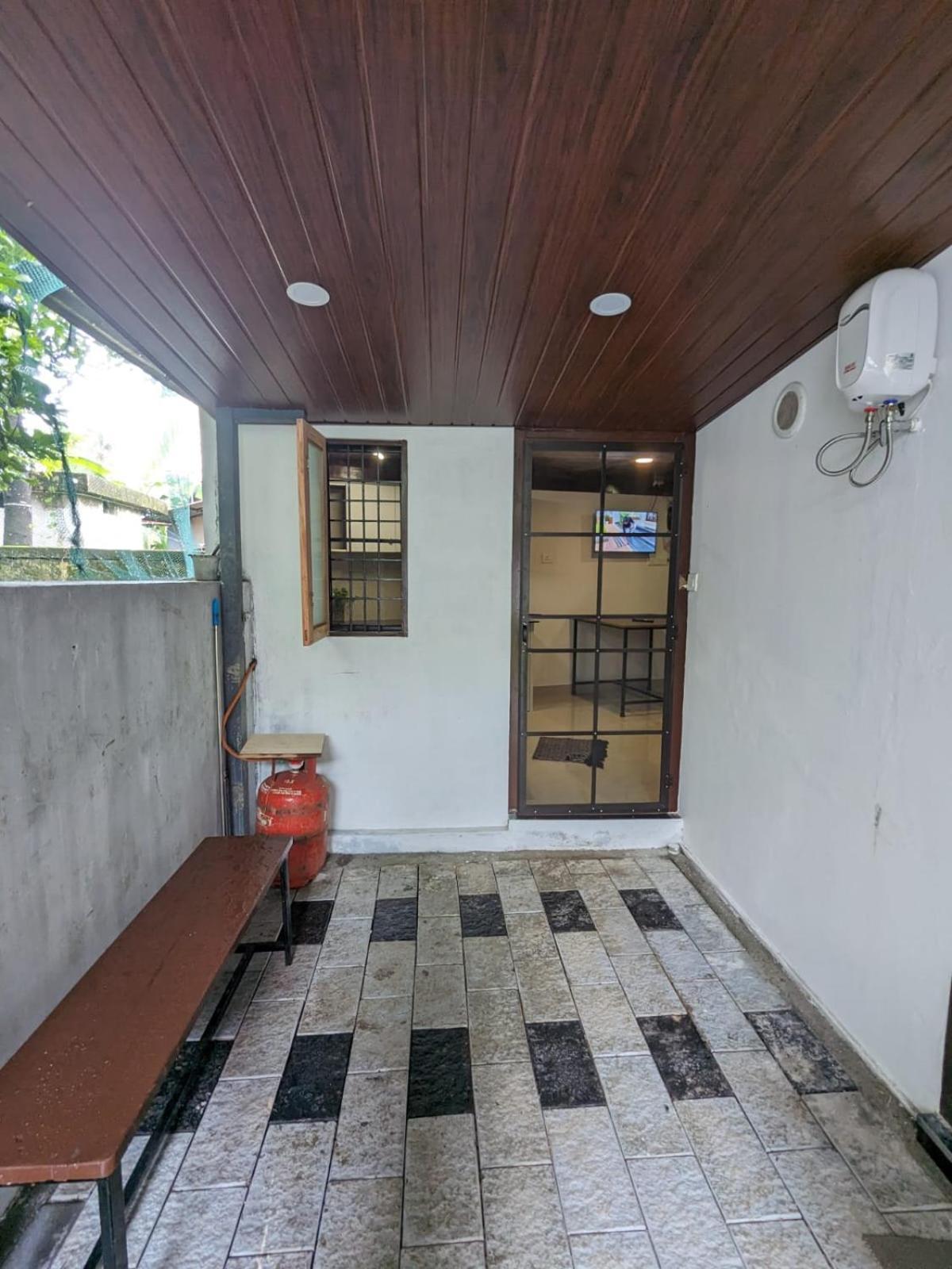 Budget Home Коччи Экстерьер фото