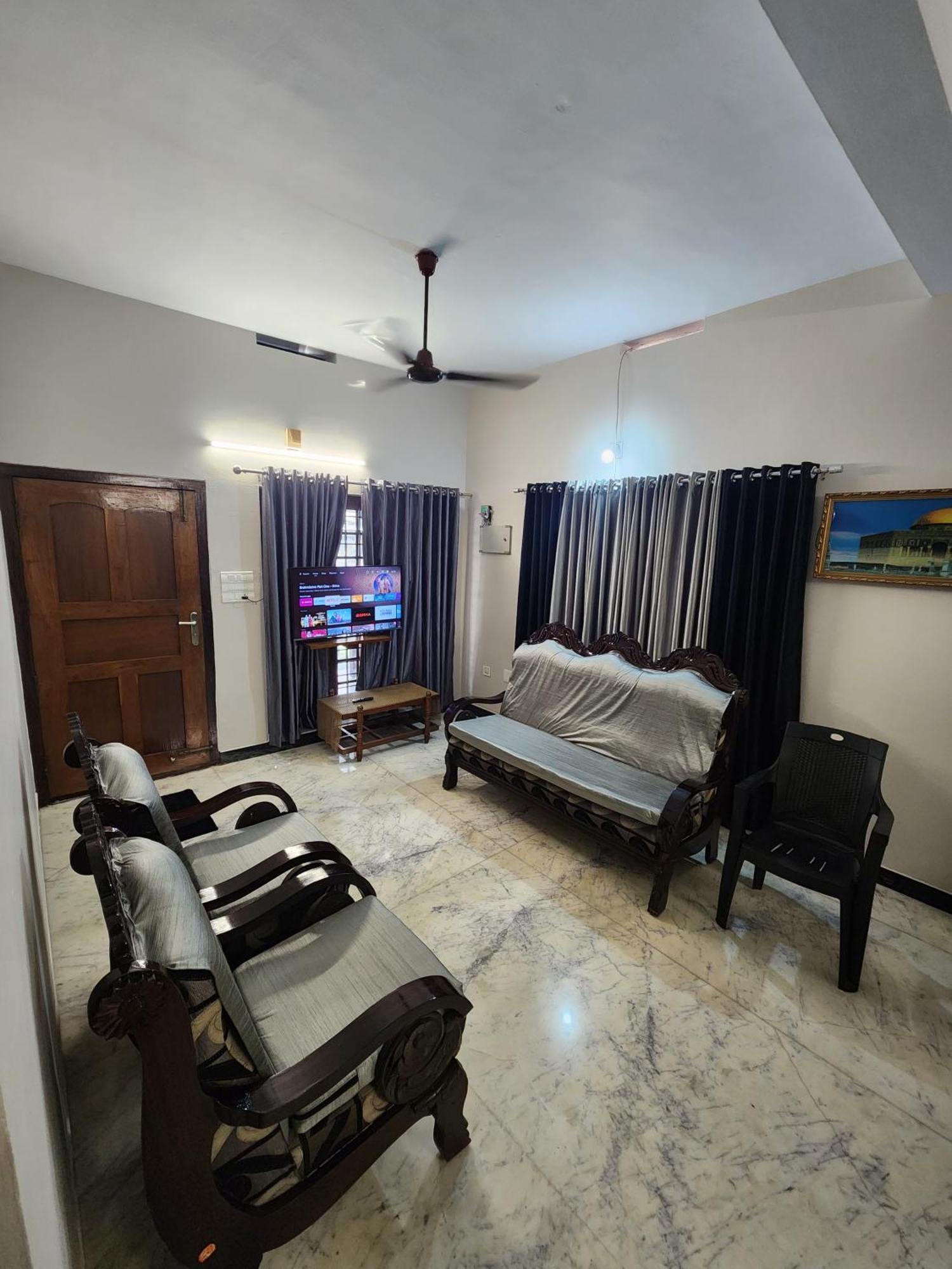 Budget Home Коччи Экстерьер фото
